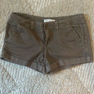 Forever 21 Brown Cuffed Shorts Size 28